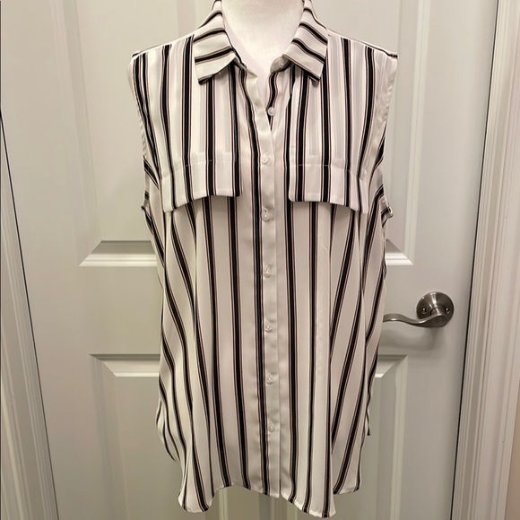 Worthington Black and White Boxy Button Down Shirt Pockets Striped - Picture 2 of 13